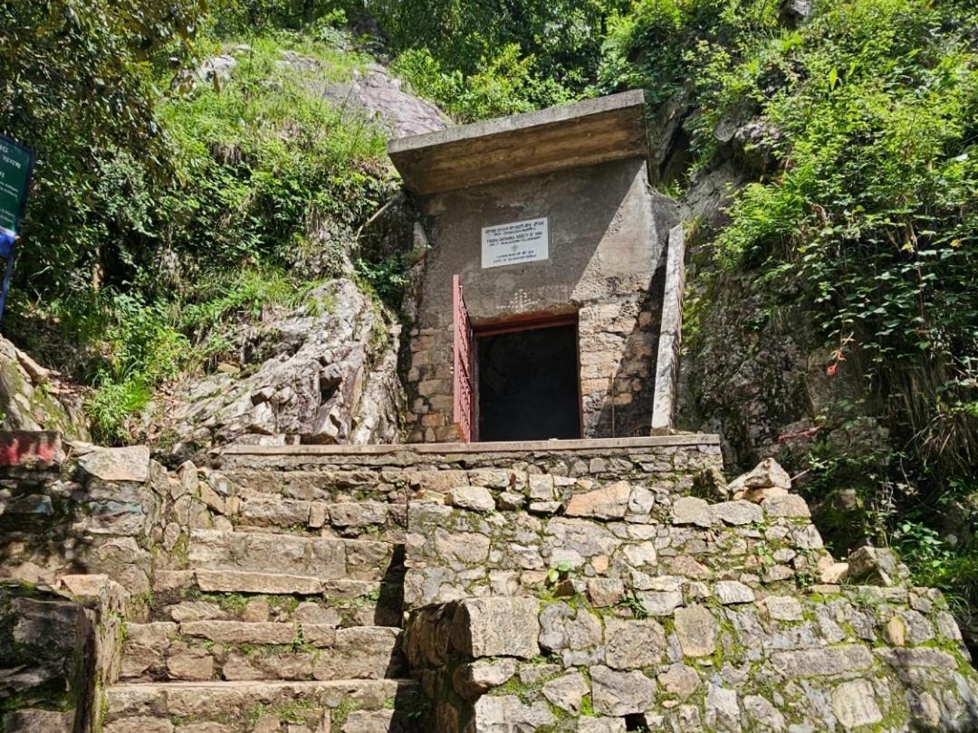 Katyuri Kings Divine Stay- Babaji'S Cave Dwarahat Zewnętrze zdjęcie